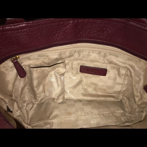 Michael kors purse - Picture 5 of 8